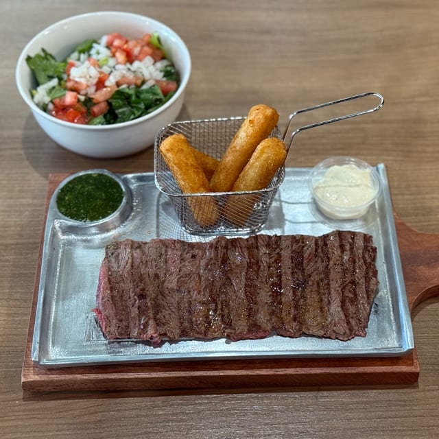Especial 10: Half Pound Grilled Steak (Carne a La Parrilla).