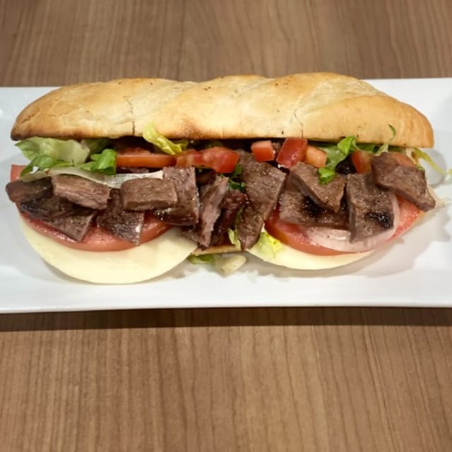 Grilled Steak Sandwich / Carne a La Parrilla.