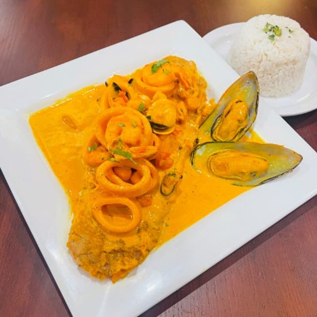 Macho Fish Platter / Pescado a Lo Macho.