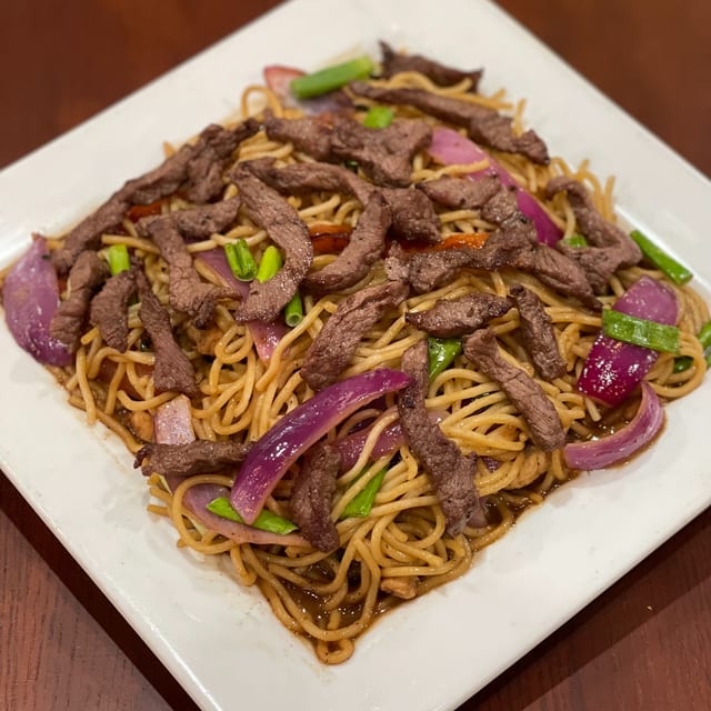 Especial 7: Steak Sautéed Noodles (Tallarín de Carne).