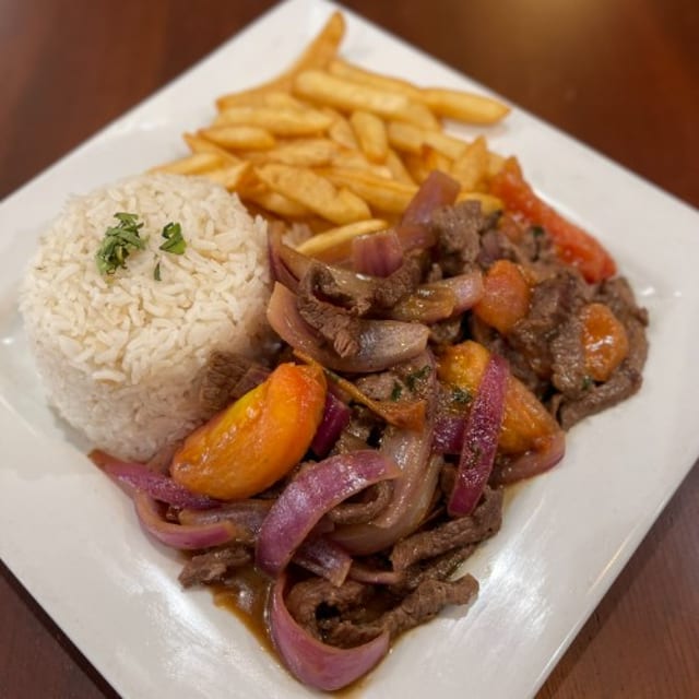 Beef Sauteed Platter / Lomo Saltado.