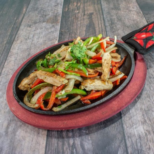 Chicken Fajitas Platter / Fajitas De Pollo.