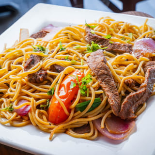 Beef Sauteed Noodles Platter / Tallarines De Carne