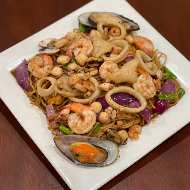 Especial 8 : Seafood Noodles (Tallarin de Mariscos).
